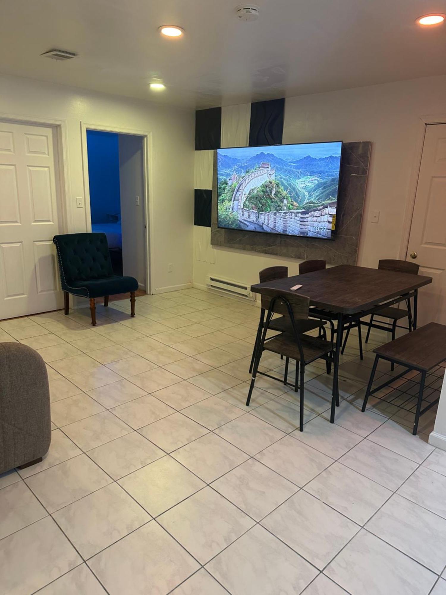 Pipo's Perfect Place Apartment